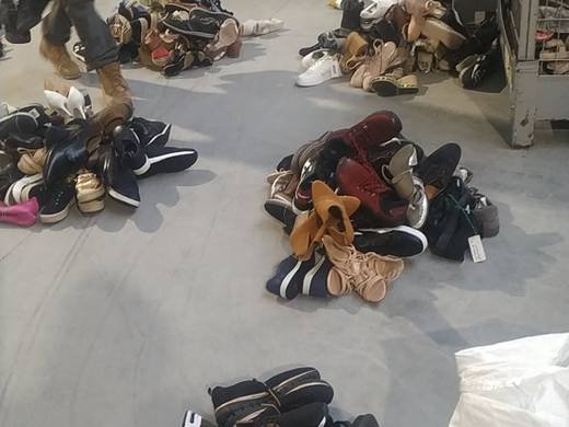 TFN Ventures Grade A used shoes and handbags warehouse photo 1
