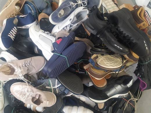 TFN Ventures Grade A used shoes and handbags warehouse photo 6