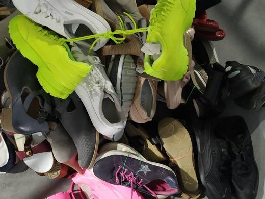 TFN Ventures Grade A used shoes and handbags warehouse photo 15